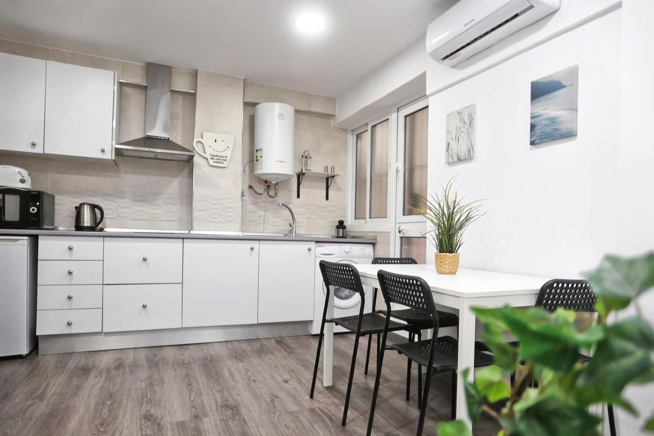 Holidays2Malaga Goya - Zona Huelin & 500 Mts De La Playa Apartment Ngoại thất bức ảnh