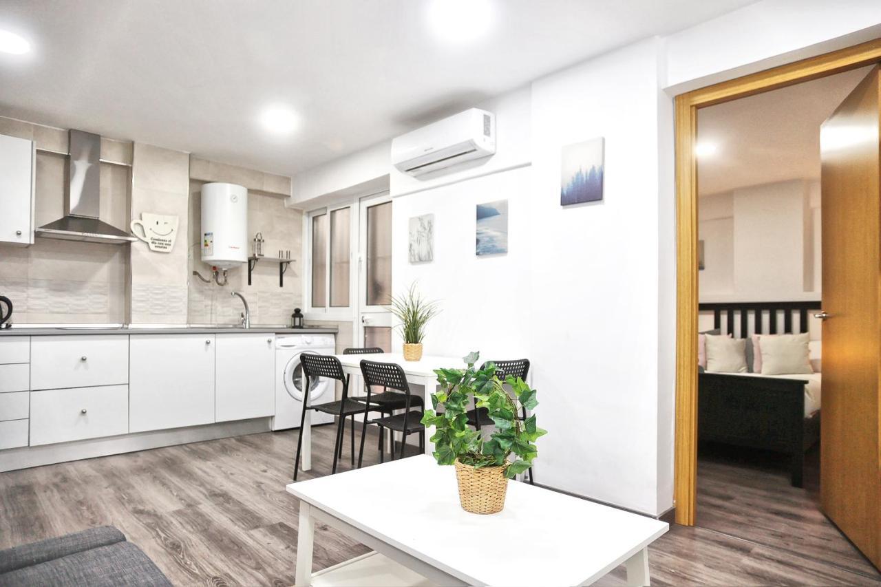Holidays2Malaga Goya - Zona Huelin & 500 Mts De La Playa Apartment Ngoại thất bức ảnh