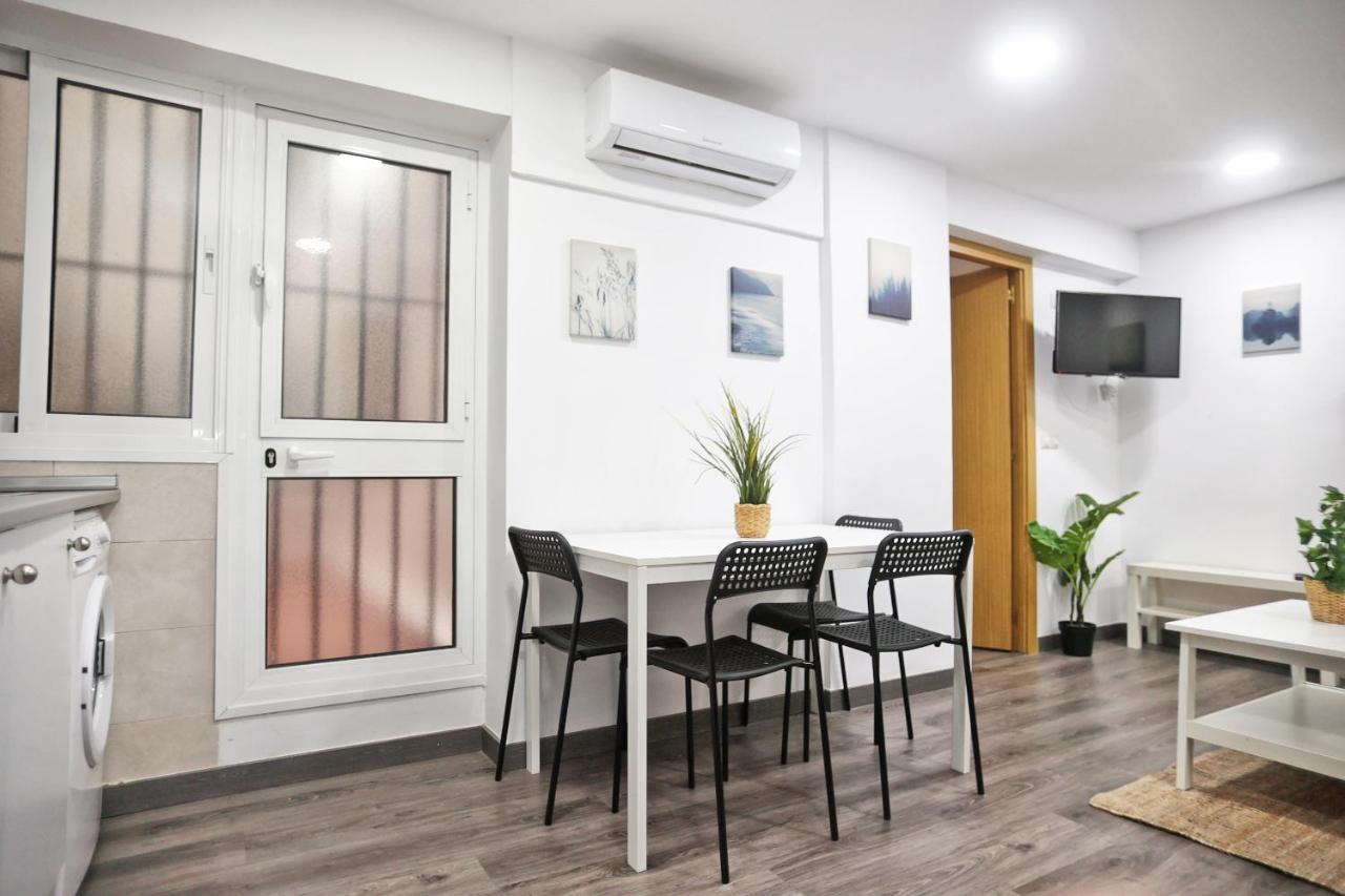 Holidays2Malaga Goya - Zona Huelin & 500 Mts De La Playa Apartment Ngoại thất bức ảnh