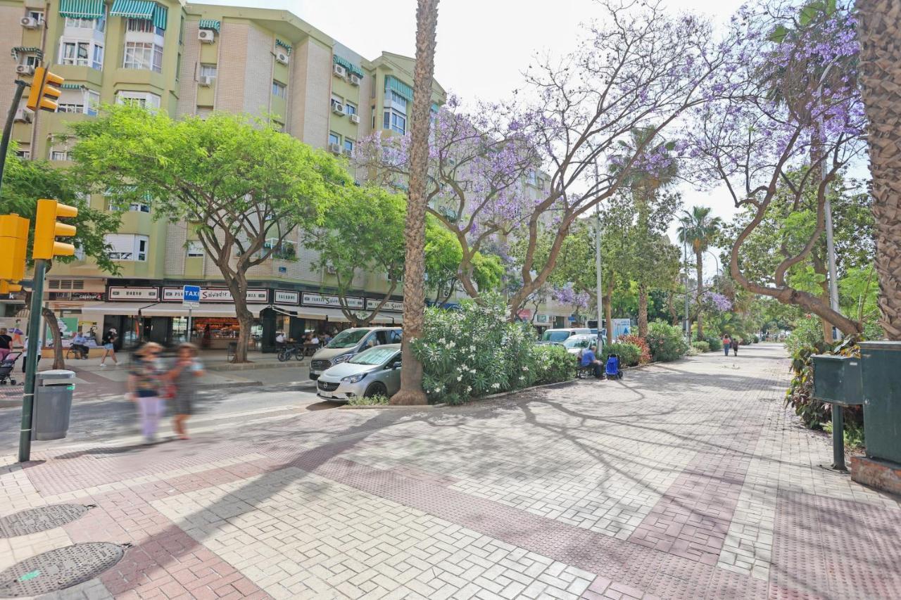 Holidays2Malaga Goya - Zona Huelin & 500 Mts De La Playa Apartment Ngoại thất bức ảnh