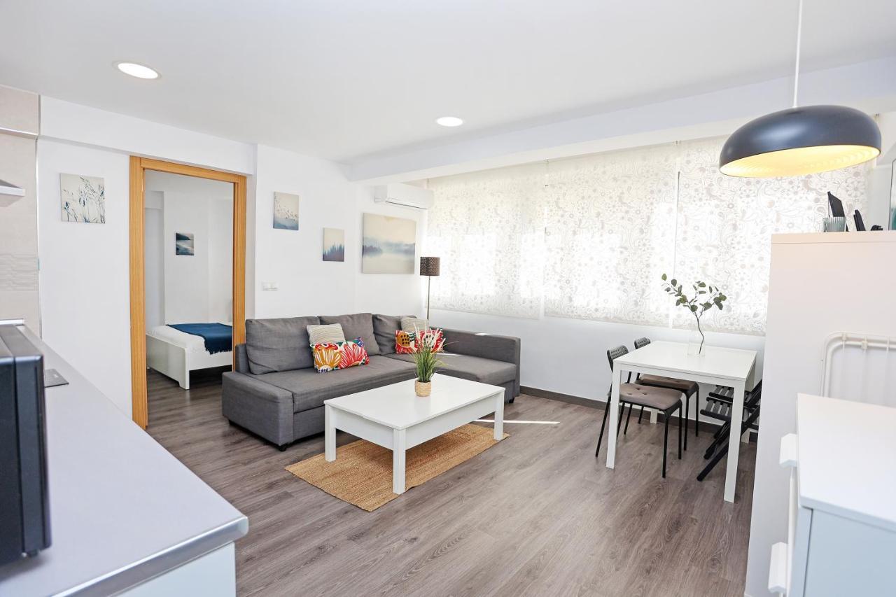 Holidays2Malaga Goya - Zona Huelin & 500 Mts De La Playa Apartment Ngoại thất bức ảnh