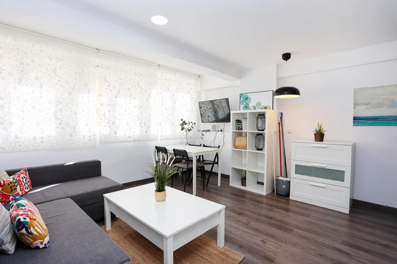 Holidays2Malaga Goya - Zona Huelin & 500 Mts De La Playa Apartment Ngoại thất bức ảnh